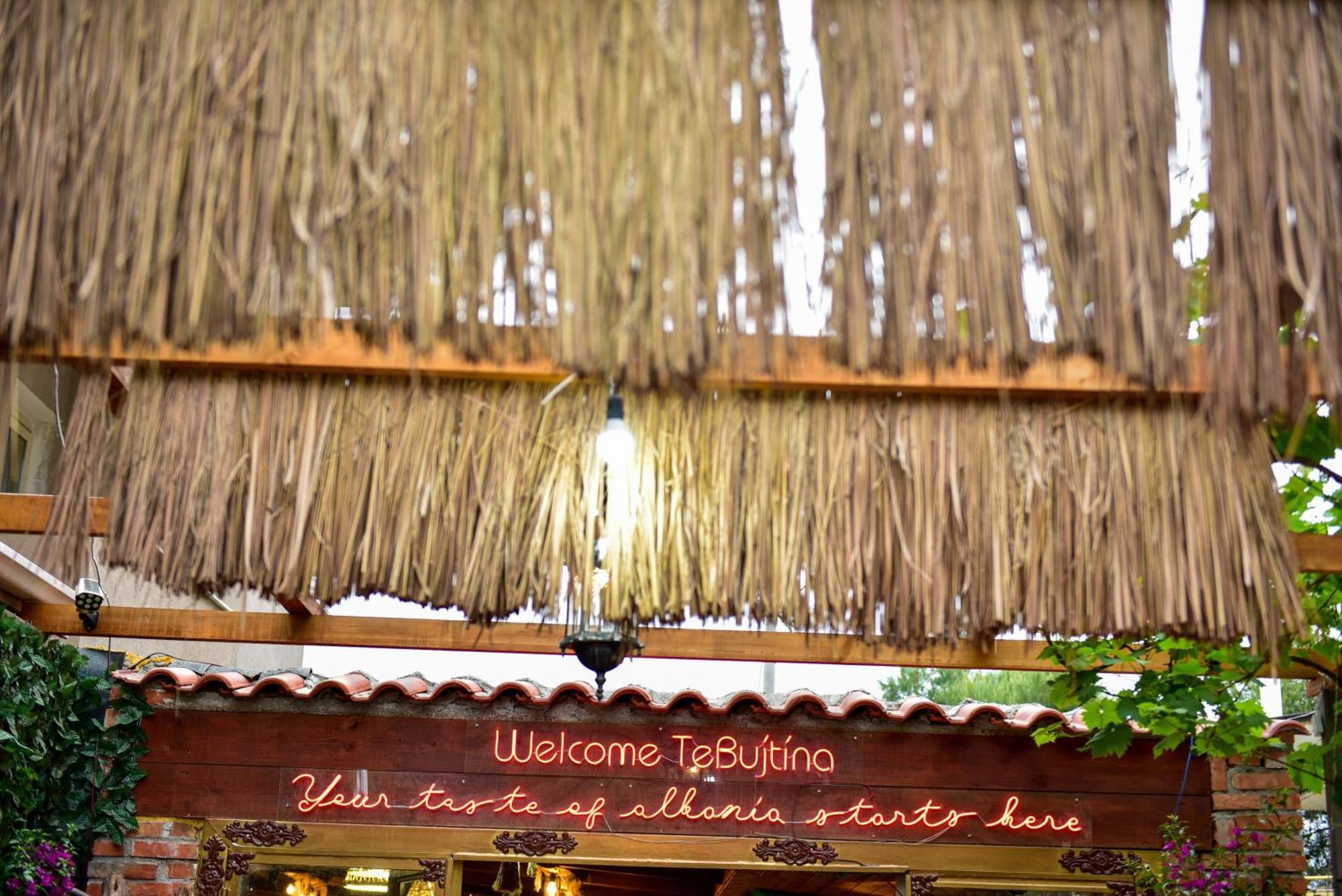 Te Bujtina Hotel- Cozy Stay With Traditional Breakfast Near Beach Golem  Eksteriør billede