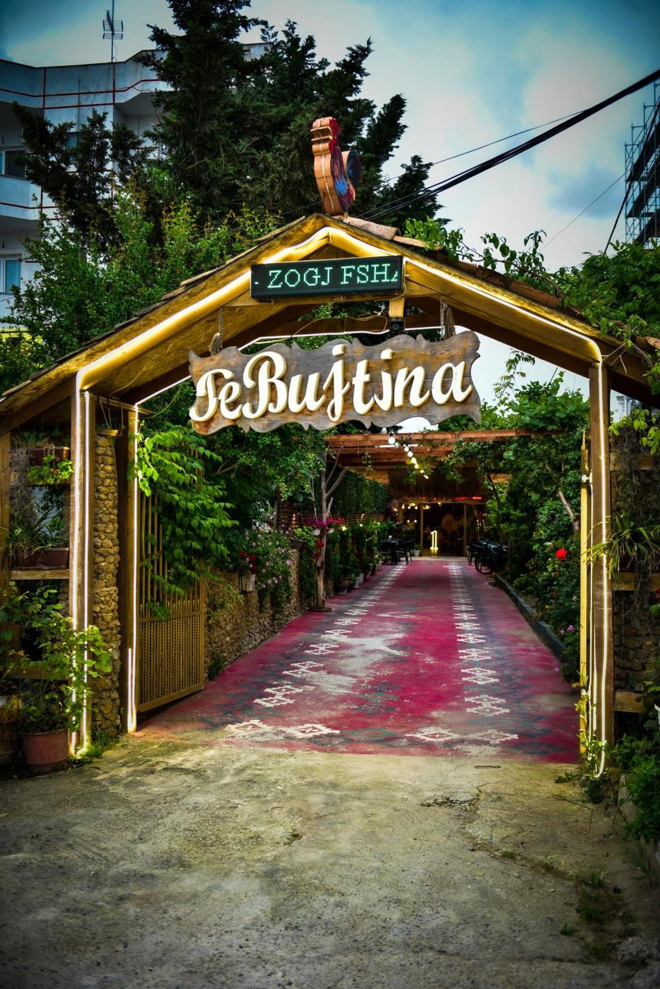 Te Bujtina Hotel- Cozy Stay With Traditional Breakfast Near Beach Golem  Eksteriør billede