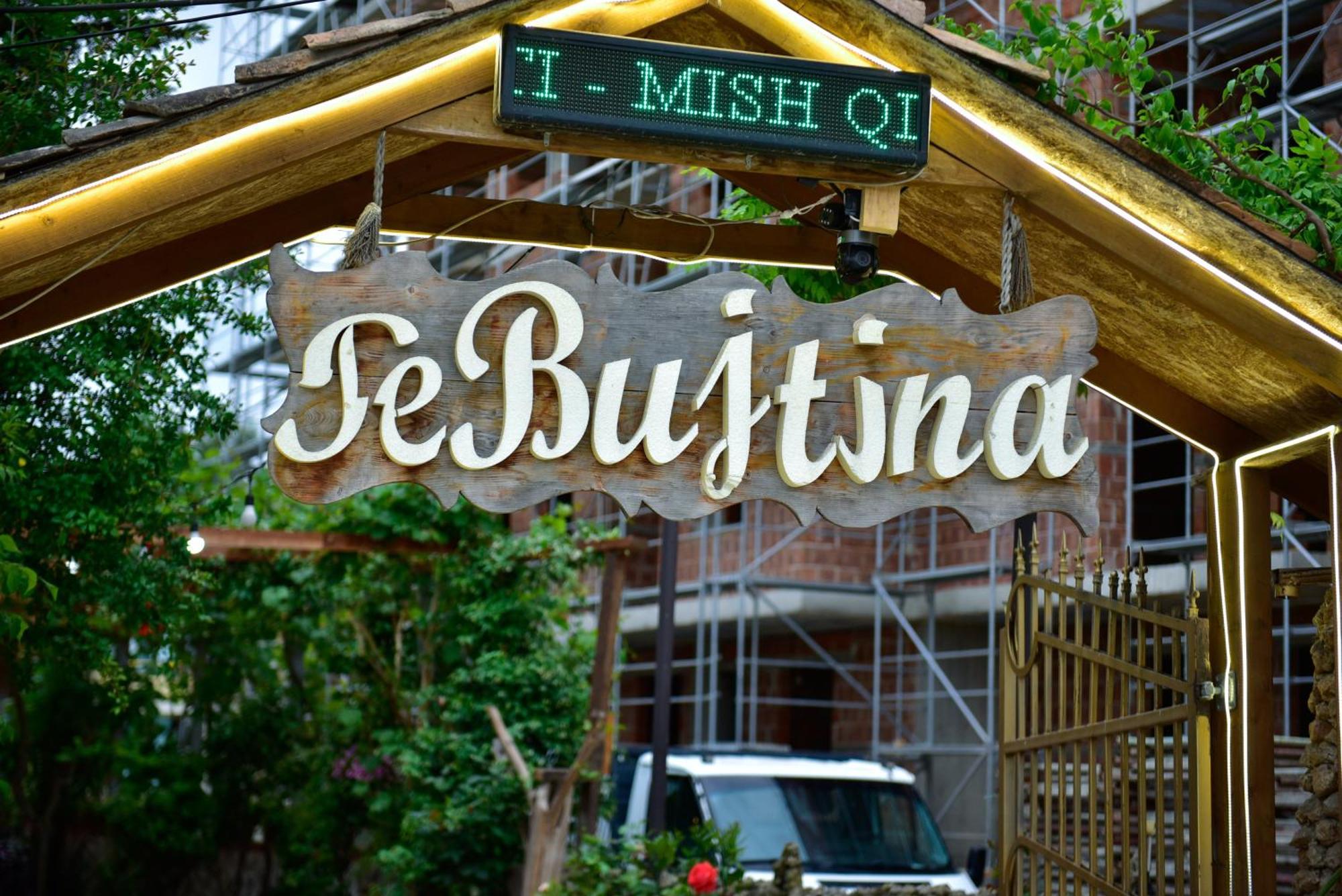 Te Bujtina Hotel- Cozy Stay With Traditional Breakfast Near Beach Golem  Eksteriør billede